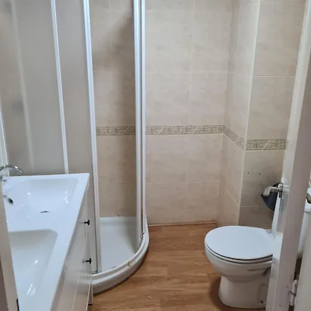 Apartment En Complejo Residencial Con Piscina