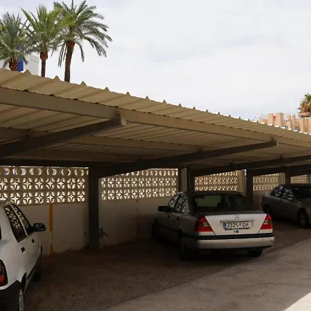 En Complejo Residencial Con Piscina *